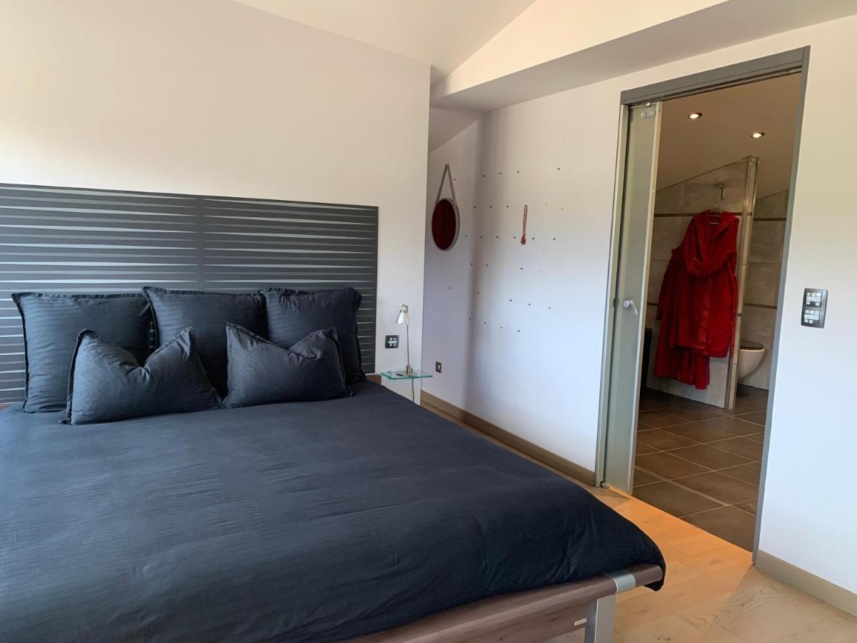 Domaine De La Rue De La Tour Bed & Breakfast Valsonne Екстериор снимка